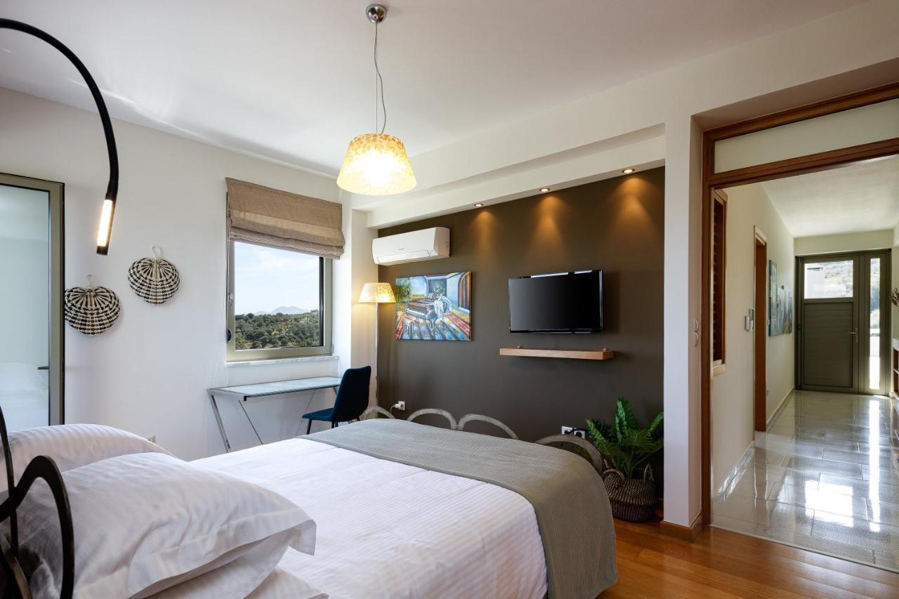 Rizes Villa With Jacuzzi & Heated Pool Agia Triada Bagian luar foto