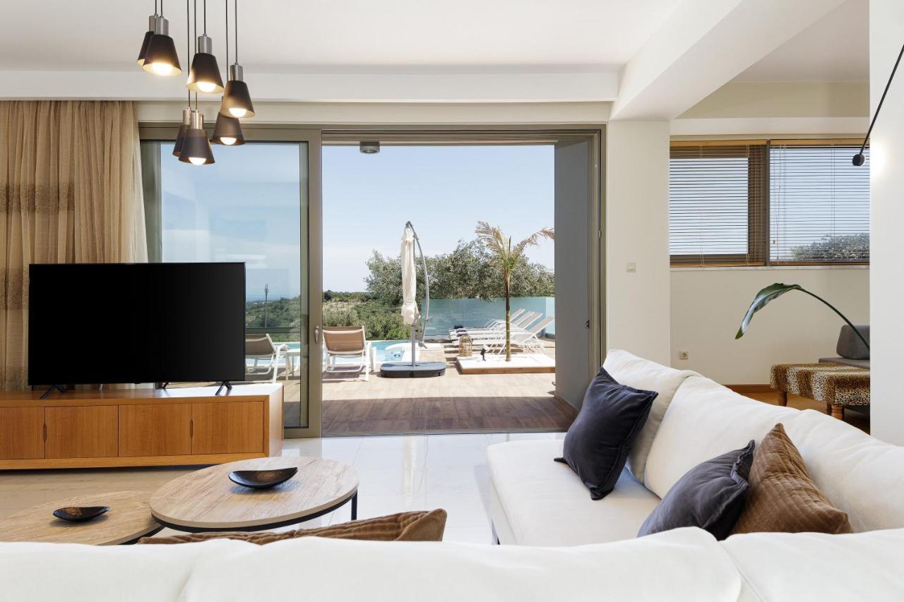 Rizes Villa With Jacuzzi & Heated Pool Agia Triada Bagian luar foto