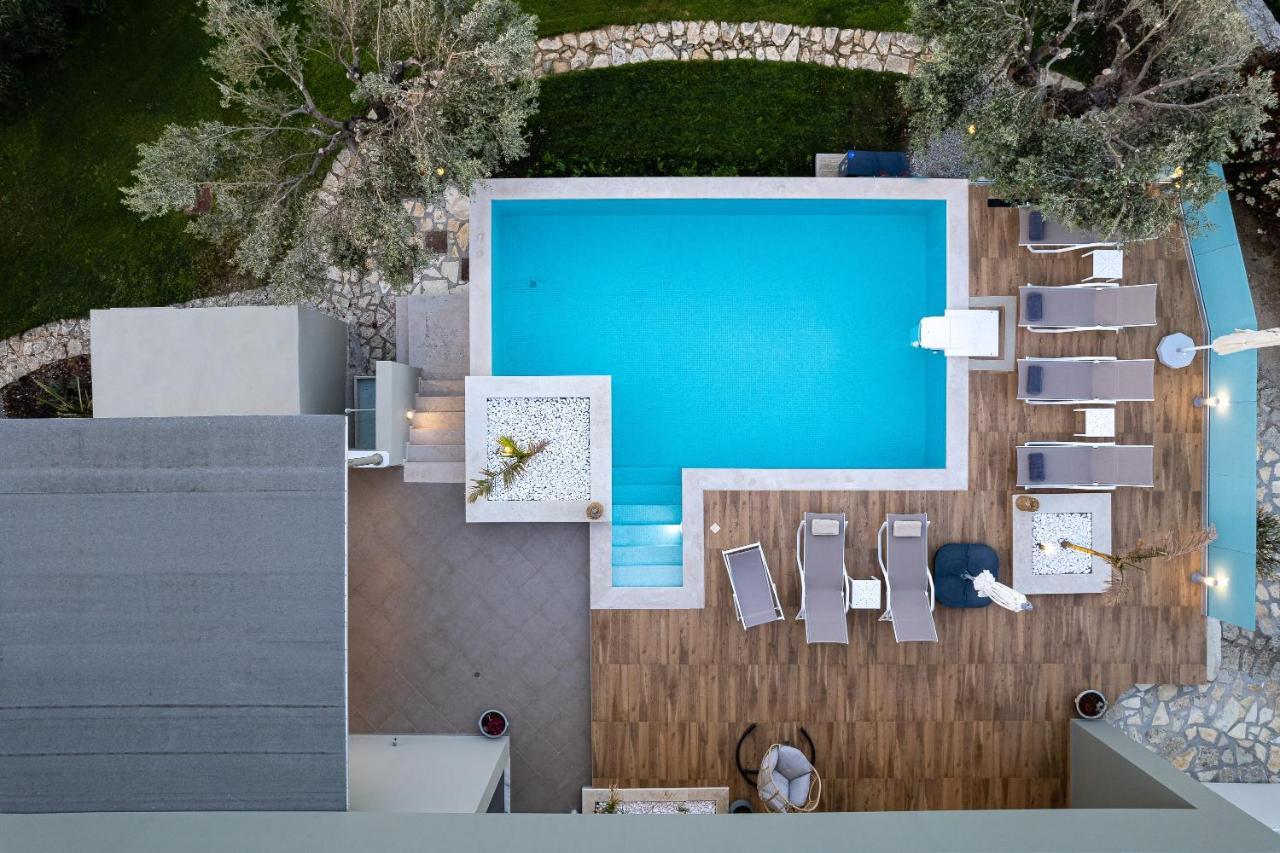 Rizes Villa With Jacuzzi & Heated Pool Agia Triada Bagian luar foto